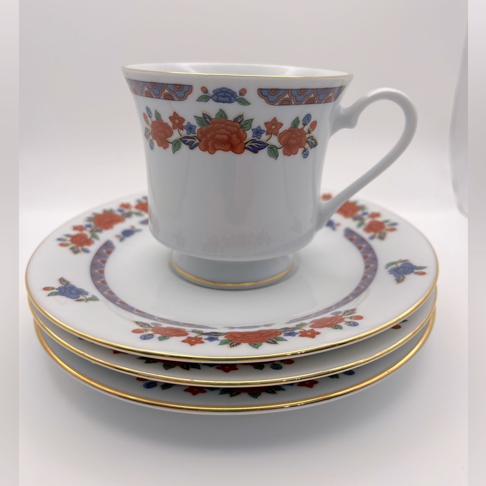 VTG Crown Ming “Old Imari” Blue & Orange Floral Pattern Teacups w/ Saucers (3)